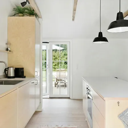 The Small Oasis With Vibes In